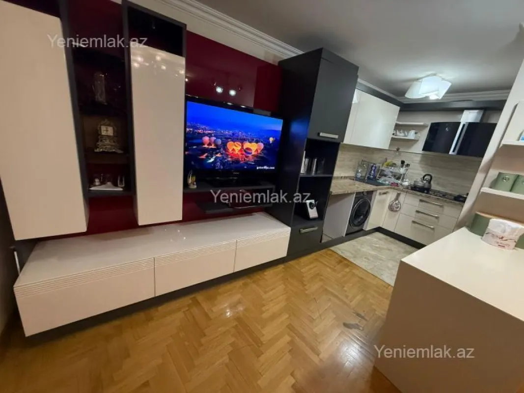 Satılır 5 otaqlı köhnə tikili 170 m²