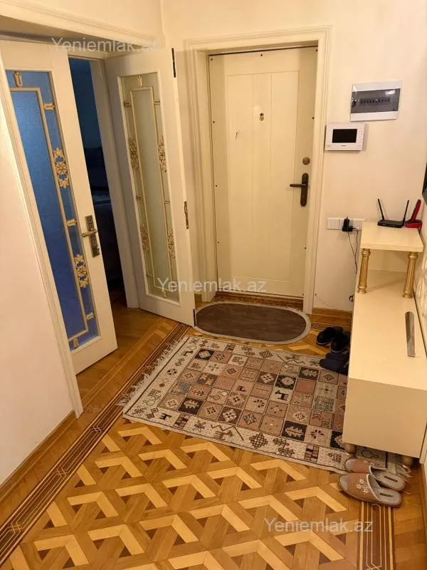 Satılır 5 otaqlı köhnə tikili 170 m²