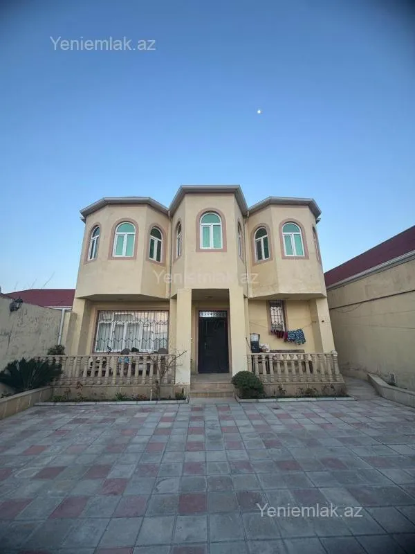 Satılır 5 otaqlı həyət evi 182 m²