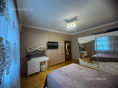 Satılır 5 otaqlı həyət evi 182 m²