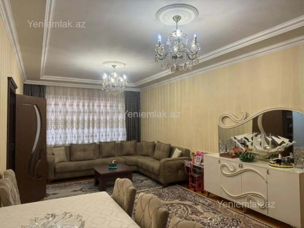 Satılır 5 otaqlı həyət evi 182 m²
