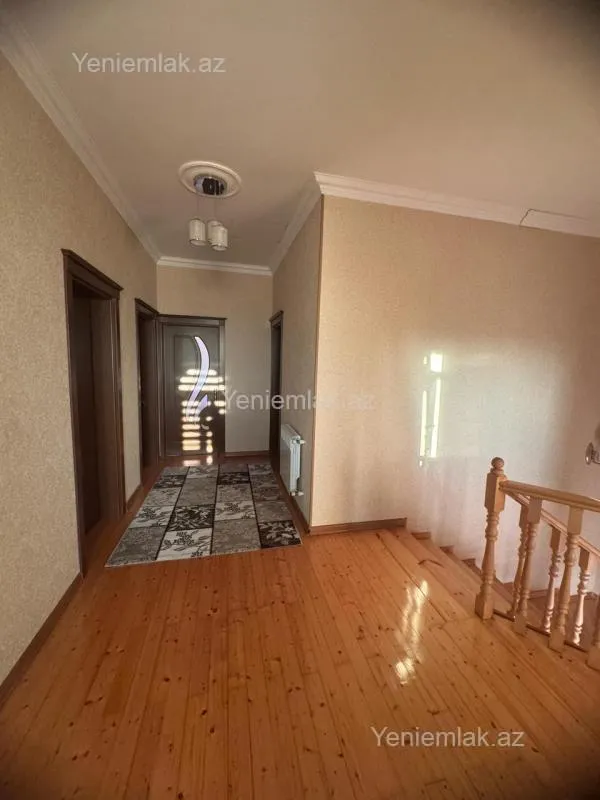 Satılır 5 otaqlı həyət evi 182 m²