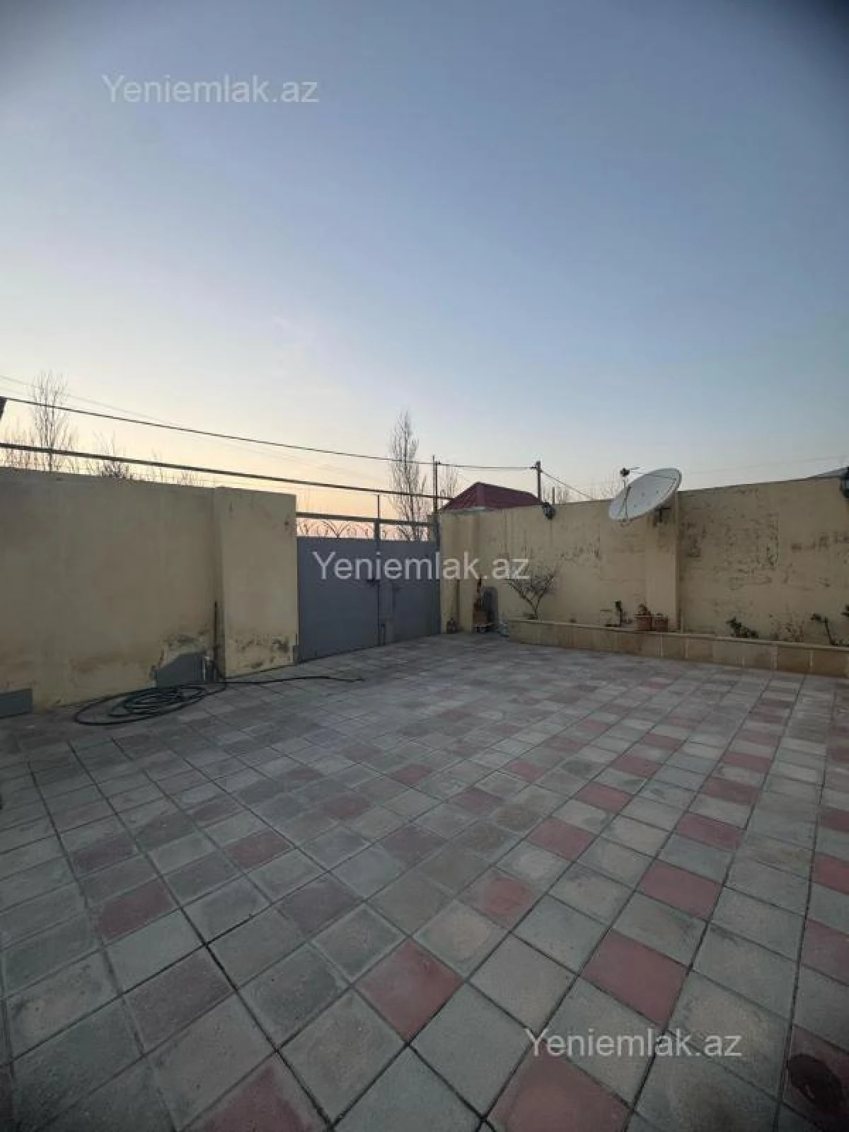 Satılır 5 otaqlı həyət evi 182 m²