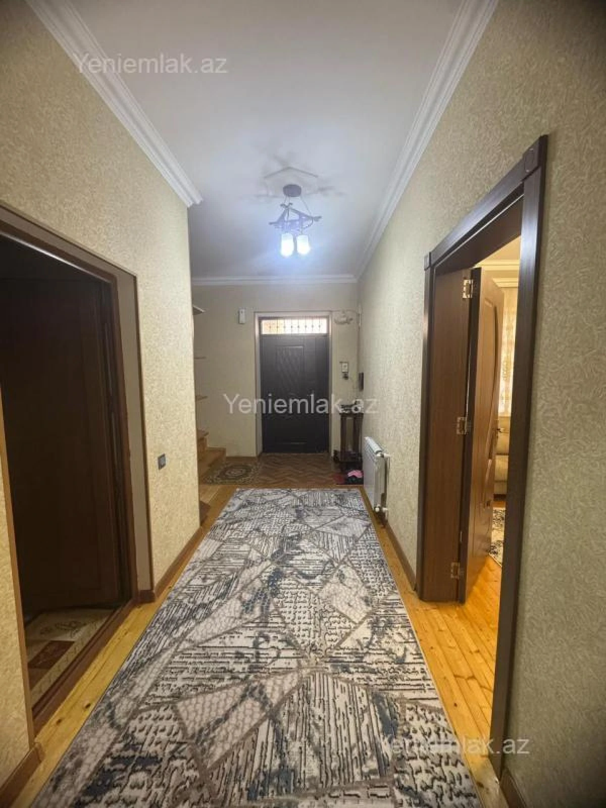 Satılır 5 otaqlı həyət evi 182 m²