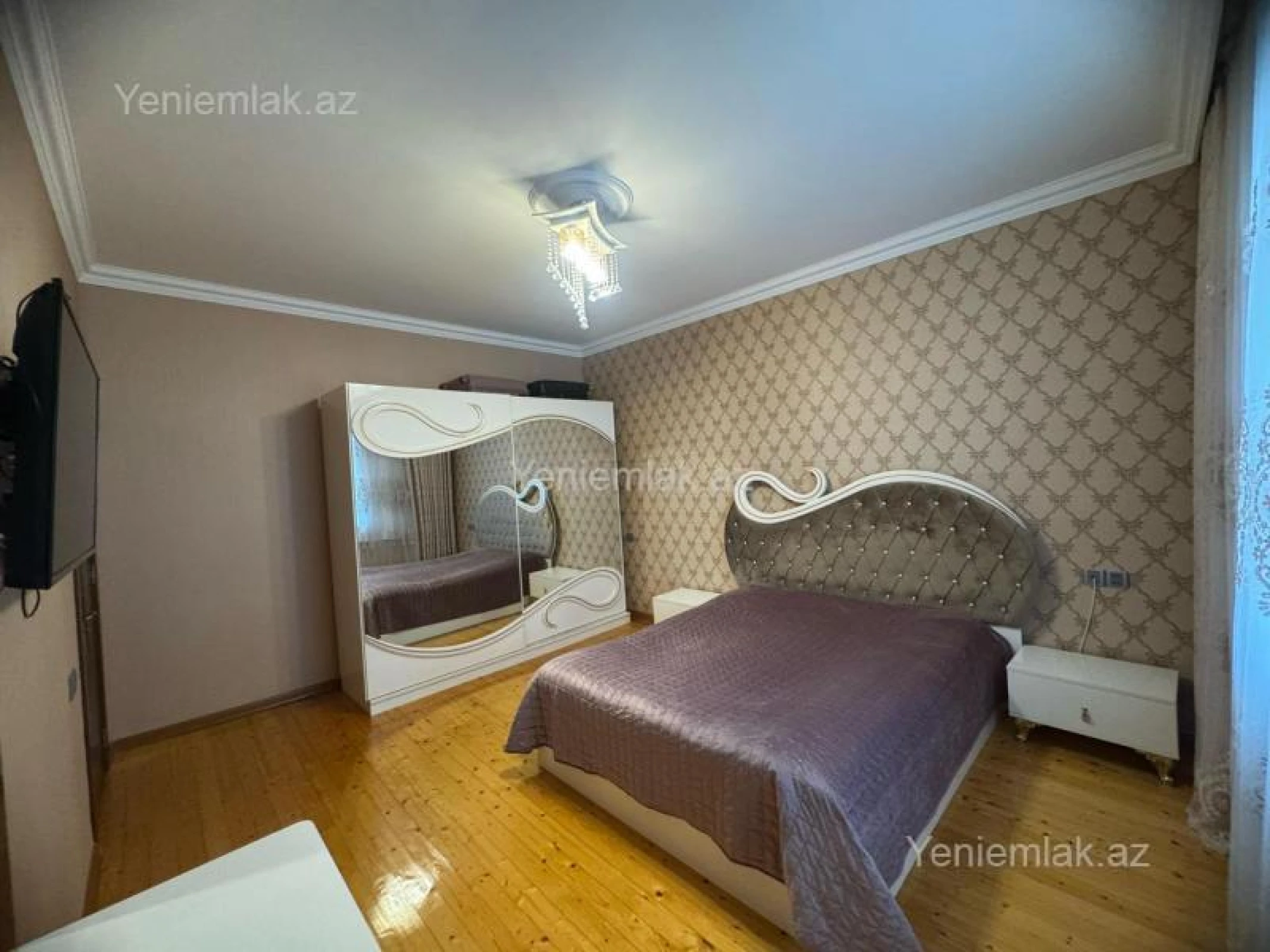 Satılır 5 otaqlı həyət evi 182 m²