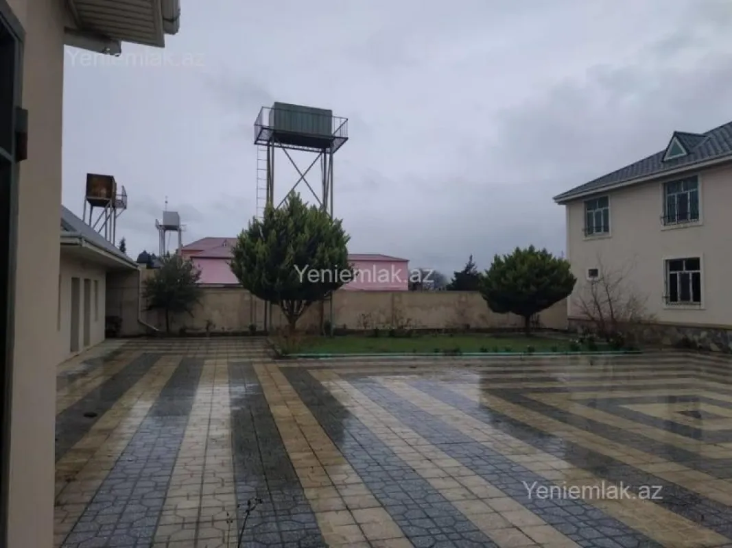 Satılır 5 otaqlı həyət evi 250 m²