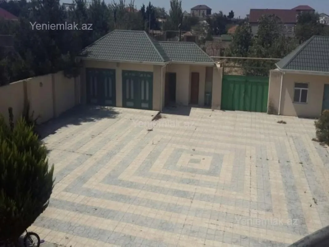 Satılır 5 otaqlı həyət evi 250 m²