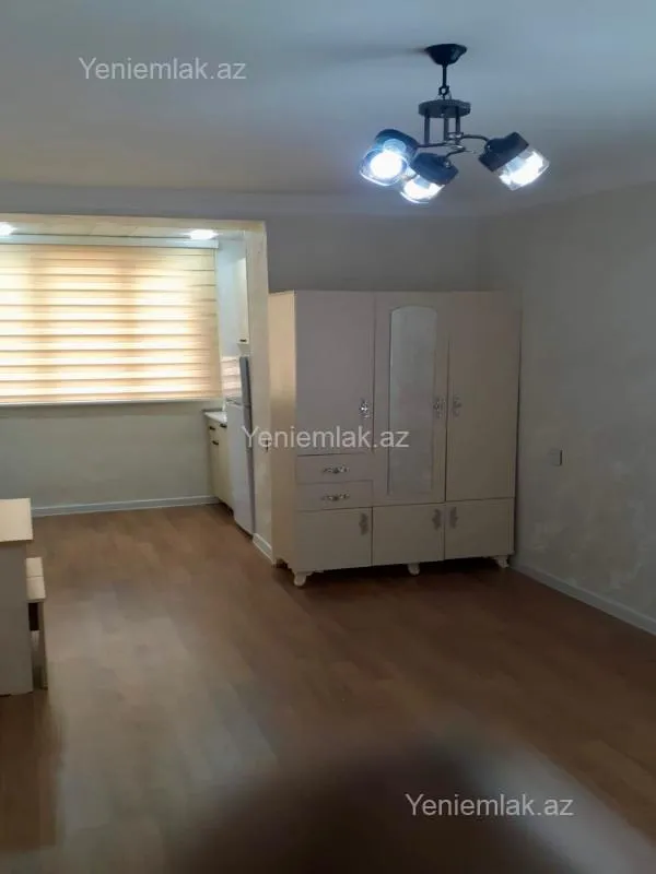 Satılır 2 otaqlı köhnə tikili 45 m²