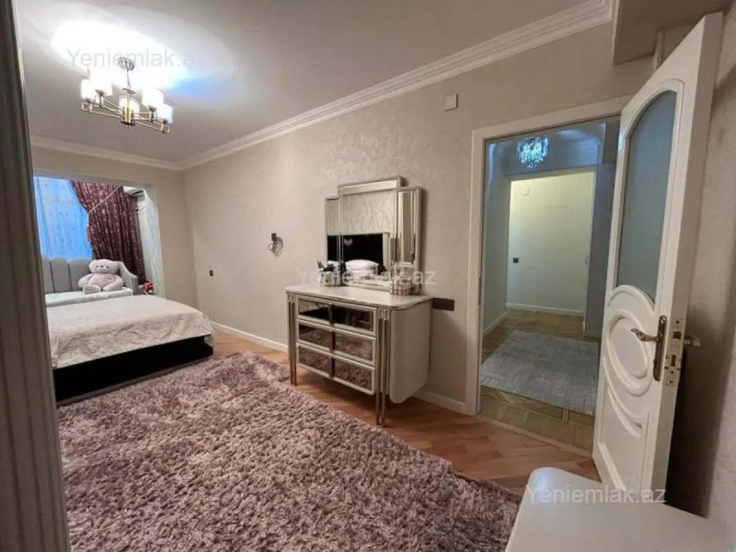 Satılır 2 otaqlı köhnə tikili 70 m²