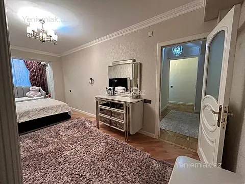 Satılır 2 otaqlı köhnə tikili 70 m²