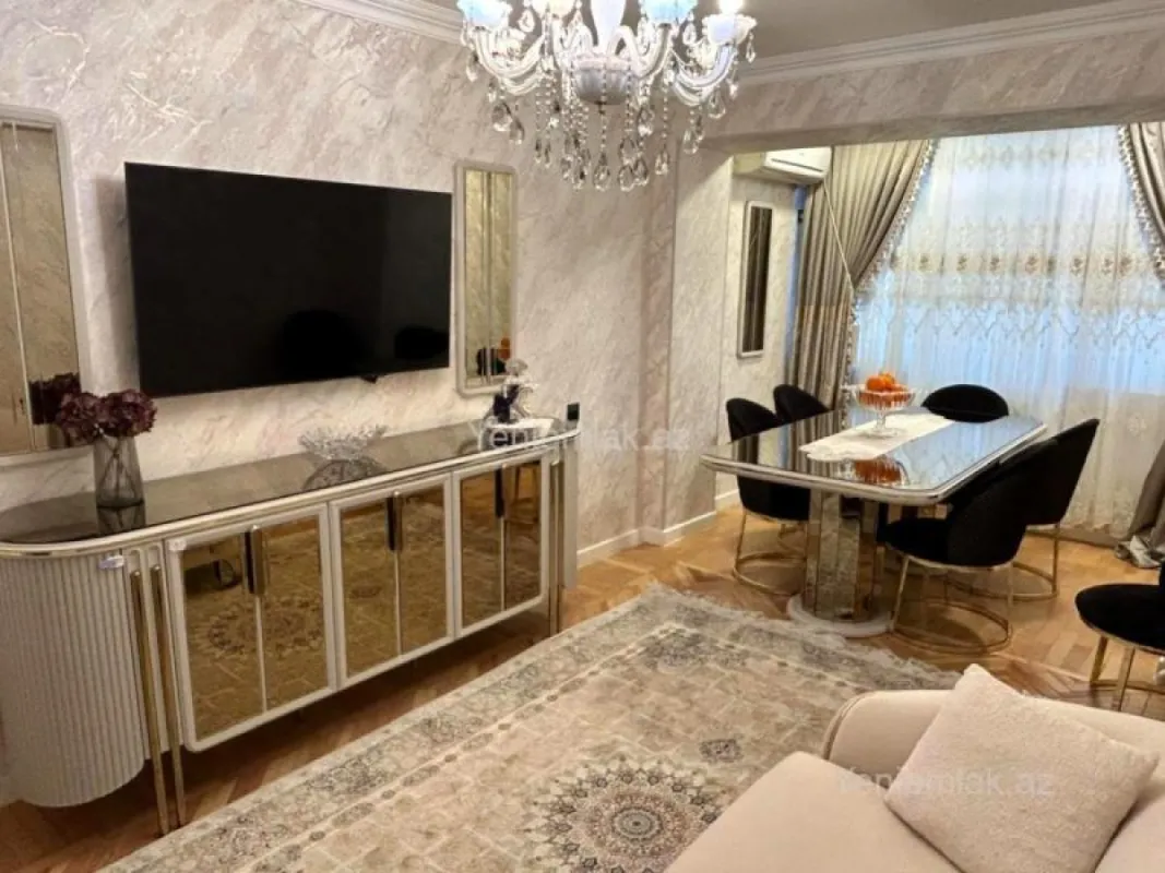 Satılır 2 otaqlı köhnə tikili 70 m²