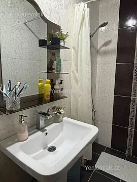 Satılır 2 otaqlı köhnə tikili 55 m²