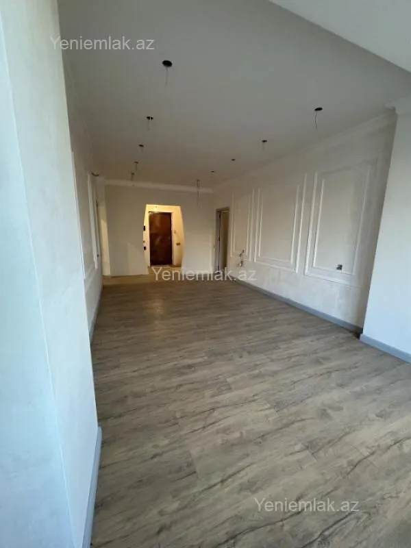 Satılır 3 otaqlı yeni tikili 105 m²