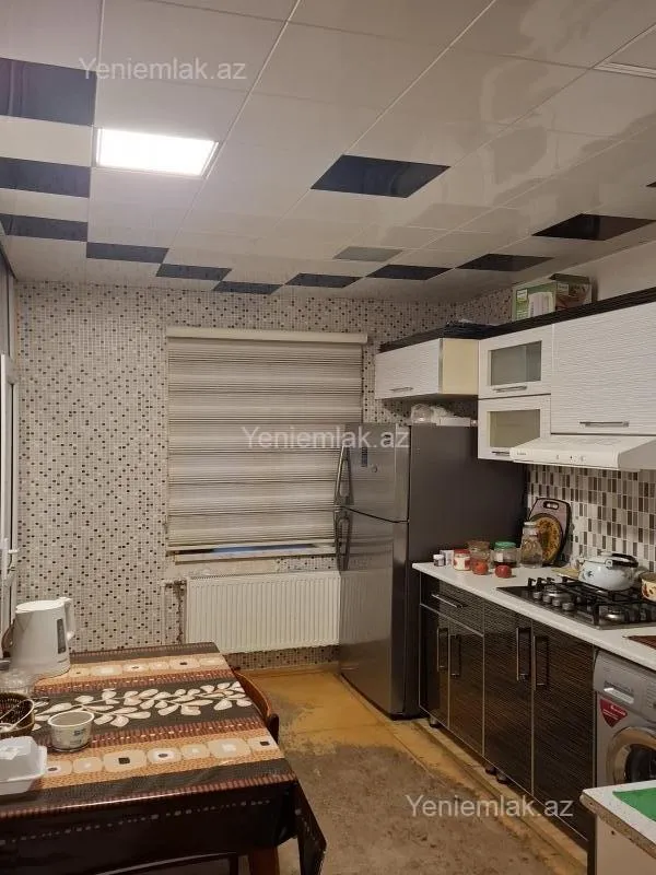 Satılır 3 otaqlı köhnə tikili 74 m²