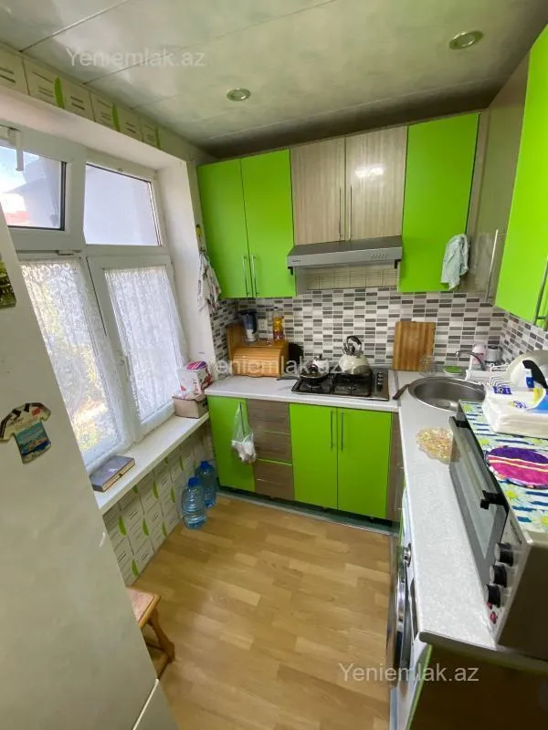 Satılır 2 otaqlı köhnə tikili 55 m²