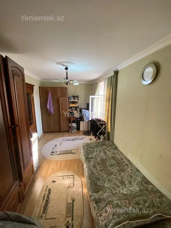 Satılır 2 otaqlı köhnə tikili 55 m²