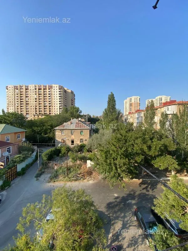 Satılır 2 otaqlı köhnə tikili 55 m²