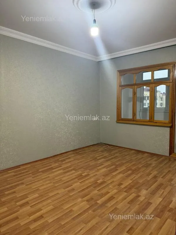 Satılır 1 otaqlı köhnə tikili 38 m²