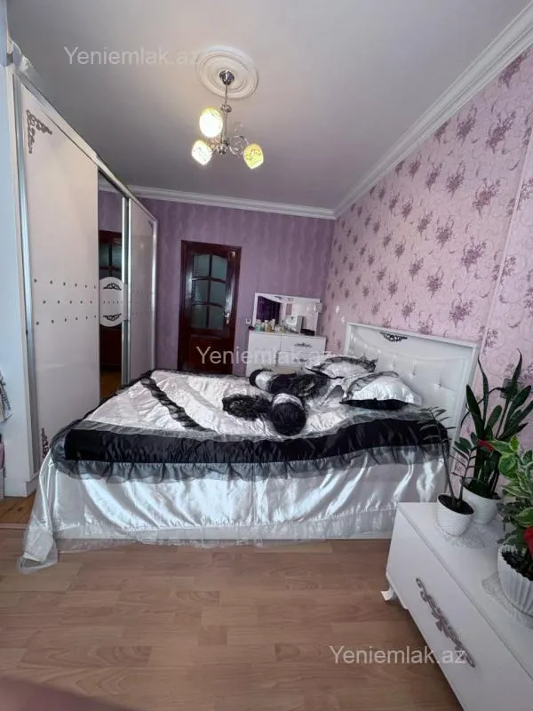 Satılır 3 otaqlı köhnə tikili 75 m²
