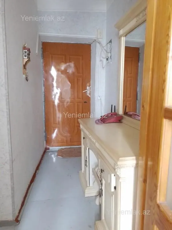 Satılır 1 otaqlı köhnə tikili 36 m²