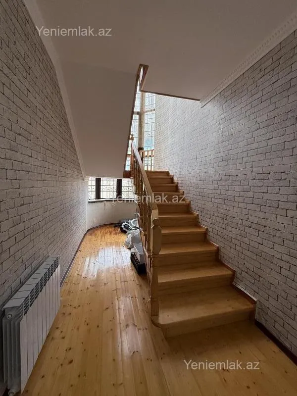 Satılır 4 otaqlı həyət evi 190 m²