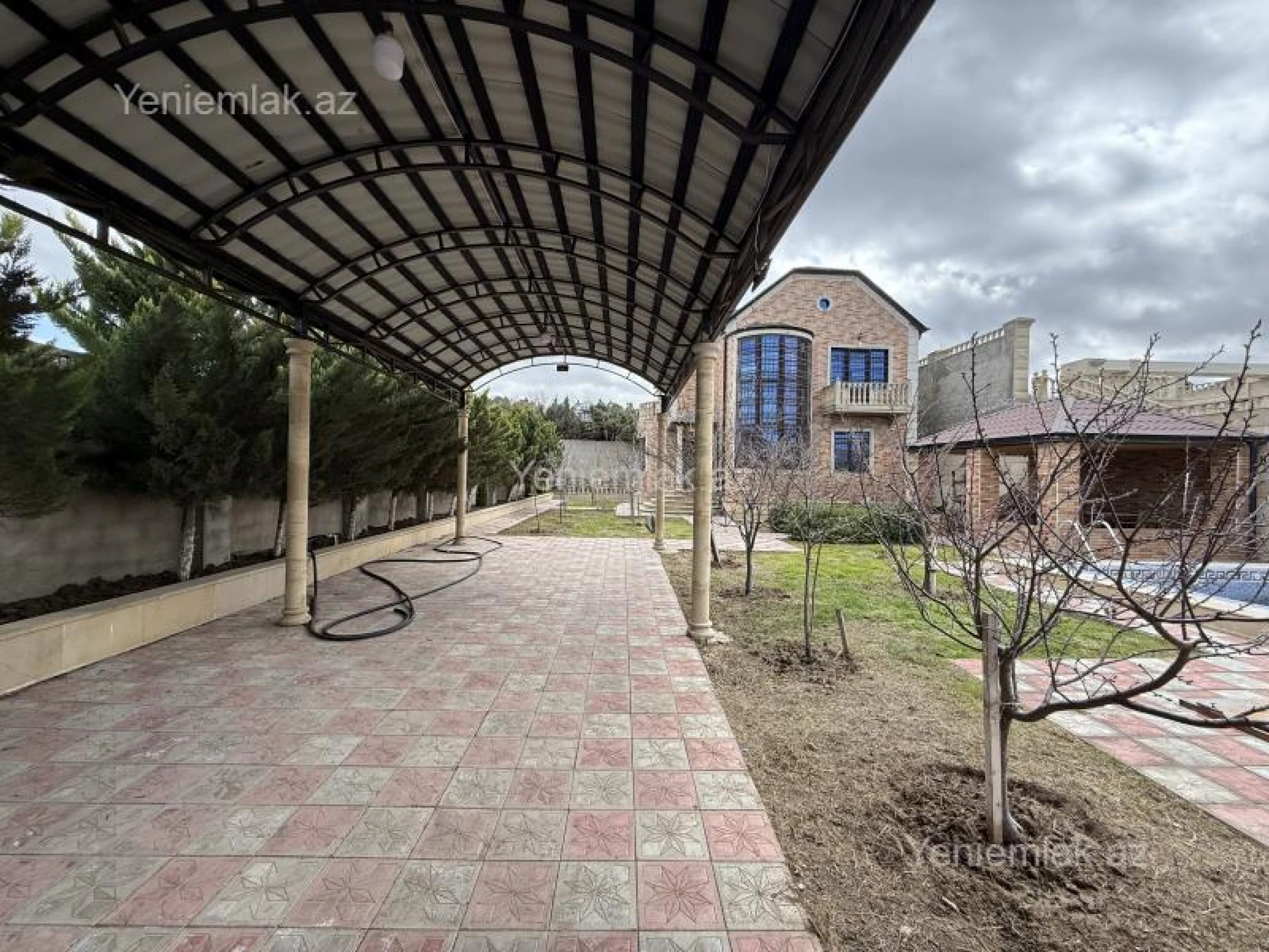 Satılır 4 otaqlı həyət evi 190 m²