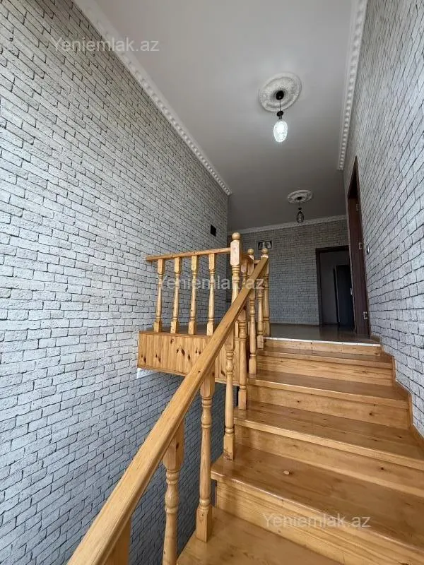 Satılır 4 otaqlı həyət evi 190 m²