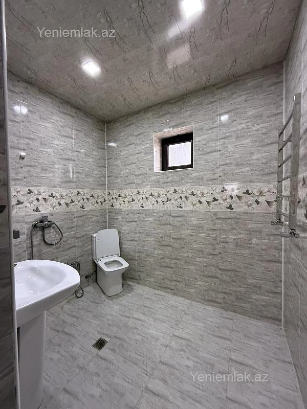 Satılır 4 otaqlı həyət evi 190 m²
