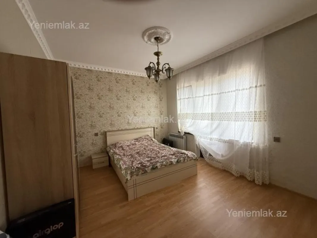 Satılır 4 otaqlı həyət evi 190 m²