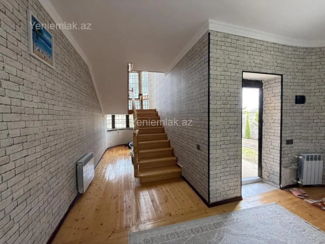 Satılır 4 otaqlı həyət evi 190 m²