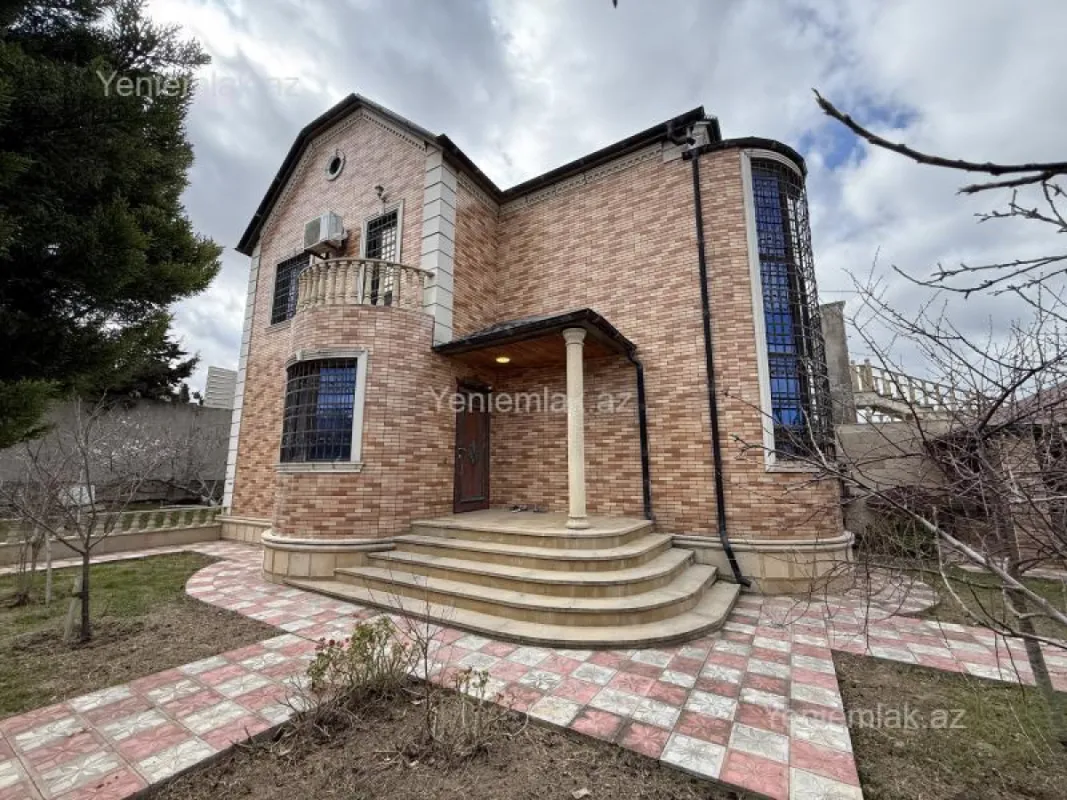 Satılır 4 otaqlı həyət evi 190 m²