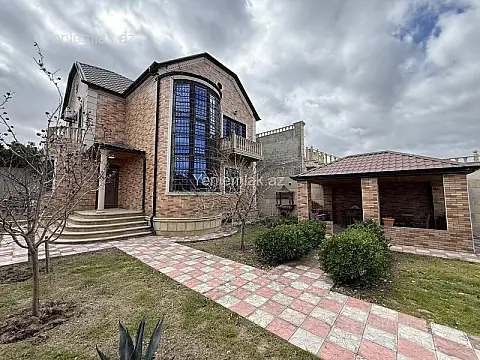 Satılır 4 otaqlı həyət evi 190 m²