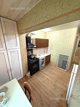 Satılır 4 otaqlı köhnə tikili 110 m²
