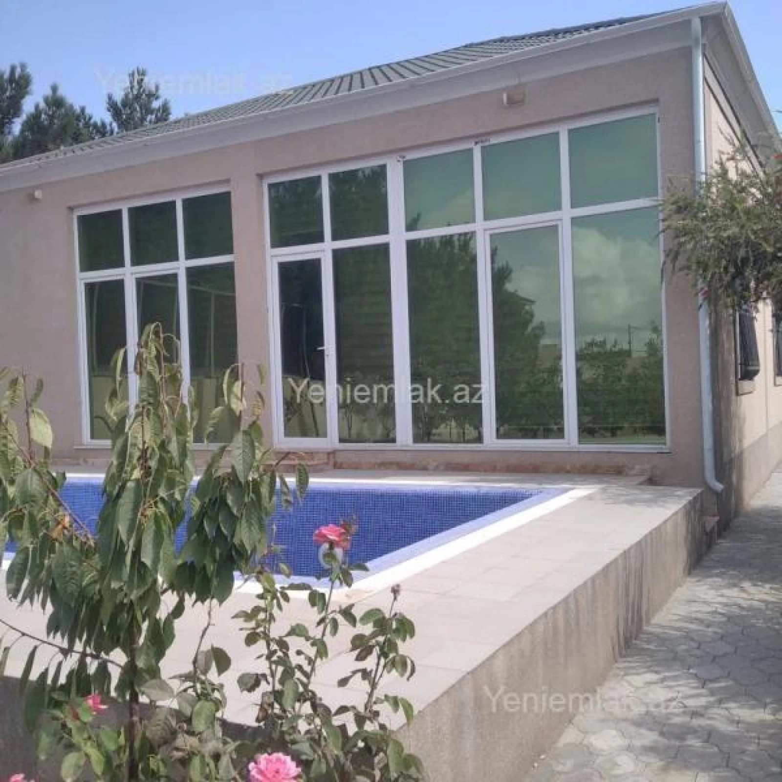 Satılır 4 otaqlı həyət evi 192 m²