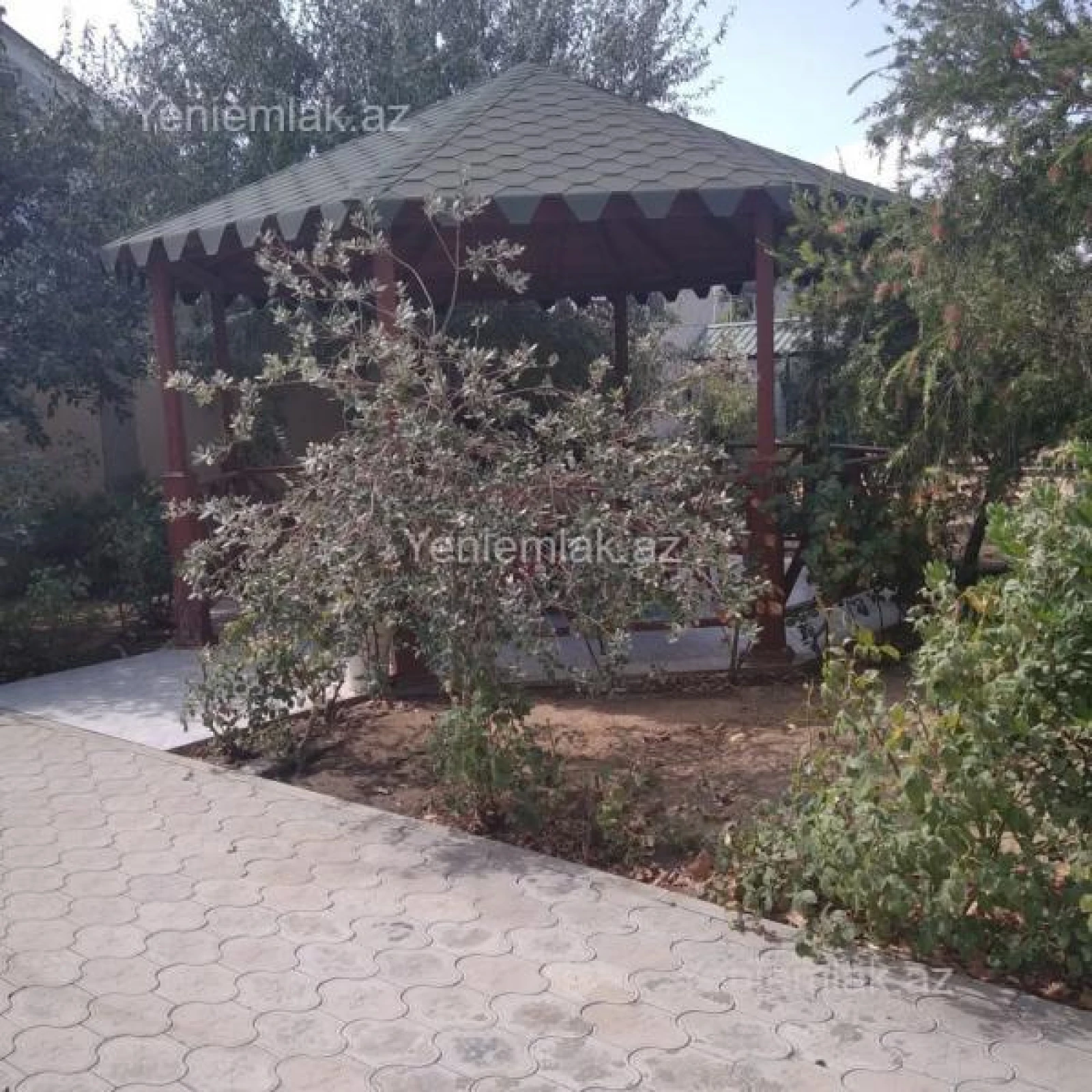 Satılır 4 otaqlı həyət evi 192 m²