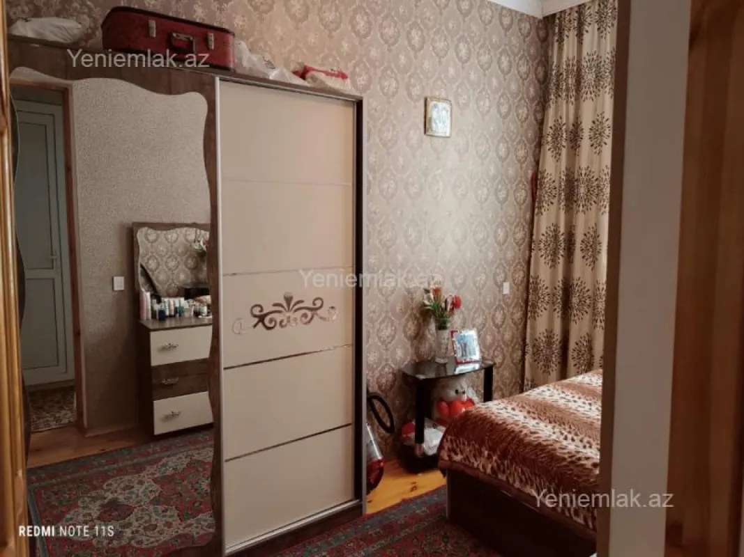 Satılır 4 otaqlı həyət evi 100 m²