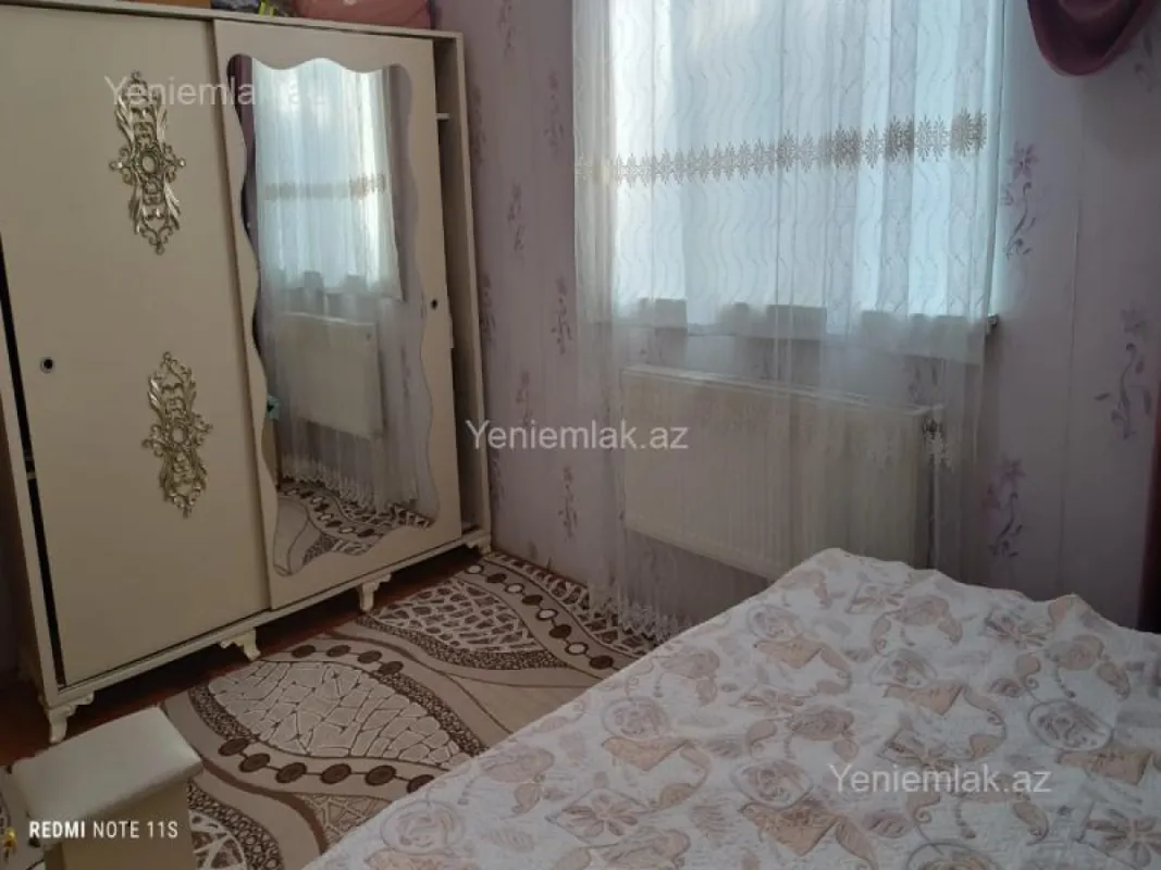 Satılır 4 otaqlı həyət evi 100 m²