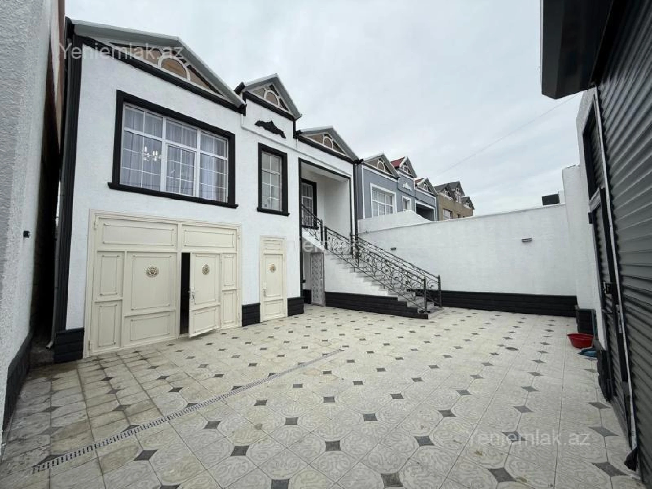 Satılır 4 otaqlı həyət evi 160 m²