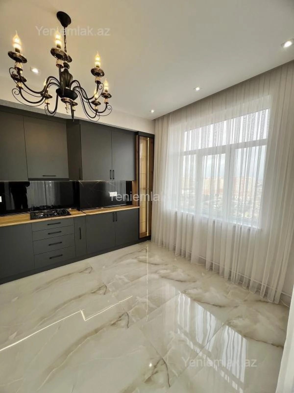 Satılır 3 otaqlı yeni tikili 105 m²