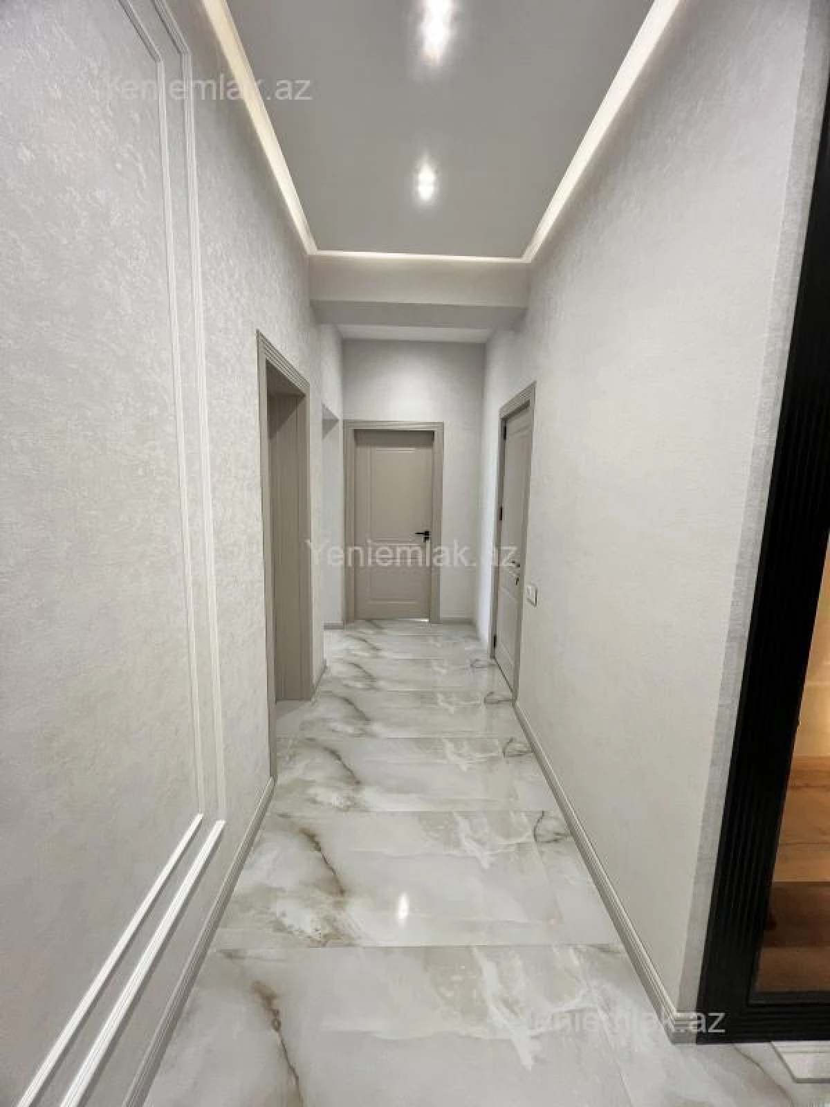 Satılır 3 otaqlı yeni tikili 105 m²
