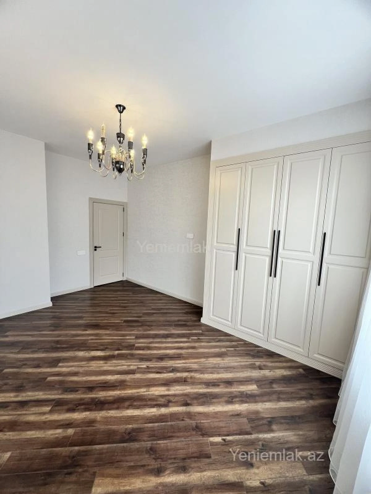 Satılır 3 otaqlı yeni tikili 105 m²