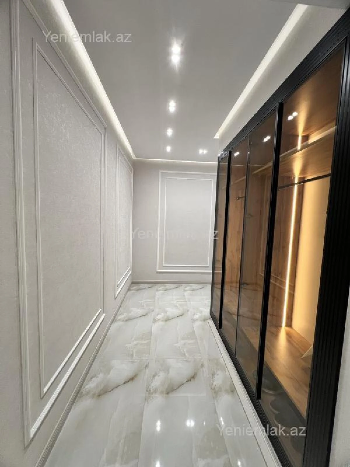 Satılır 3 otaqlı yeni tikili 105 m²