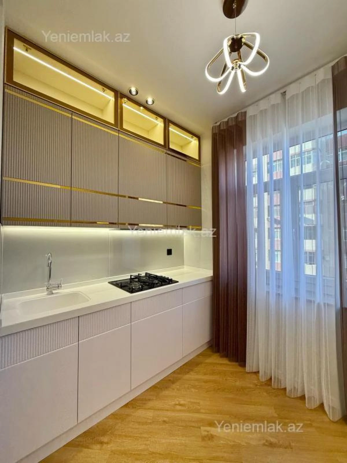 Satılır 3 otaqlı yeni tikili 85 m²