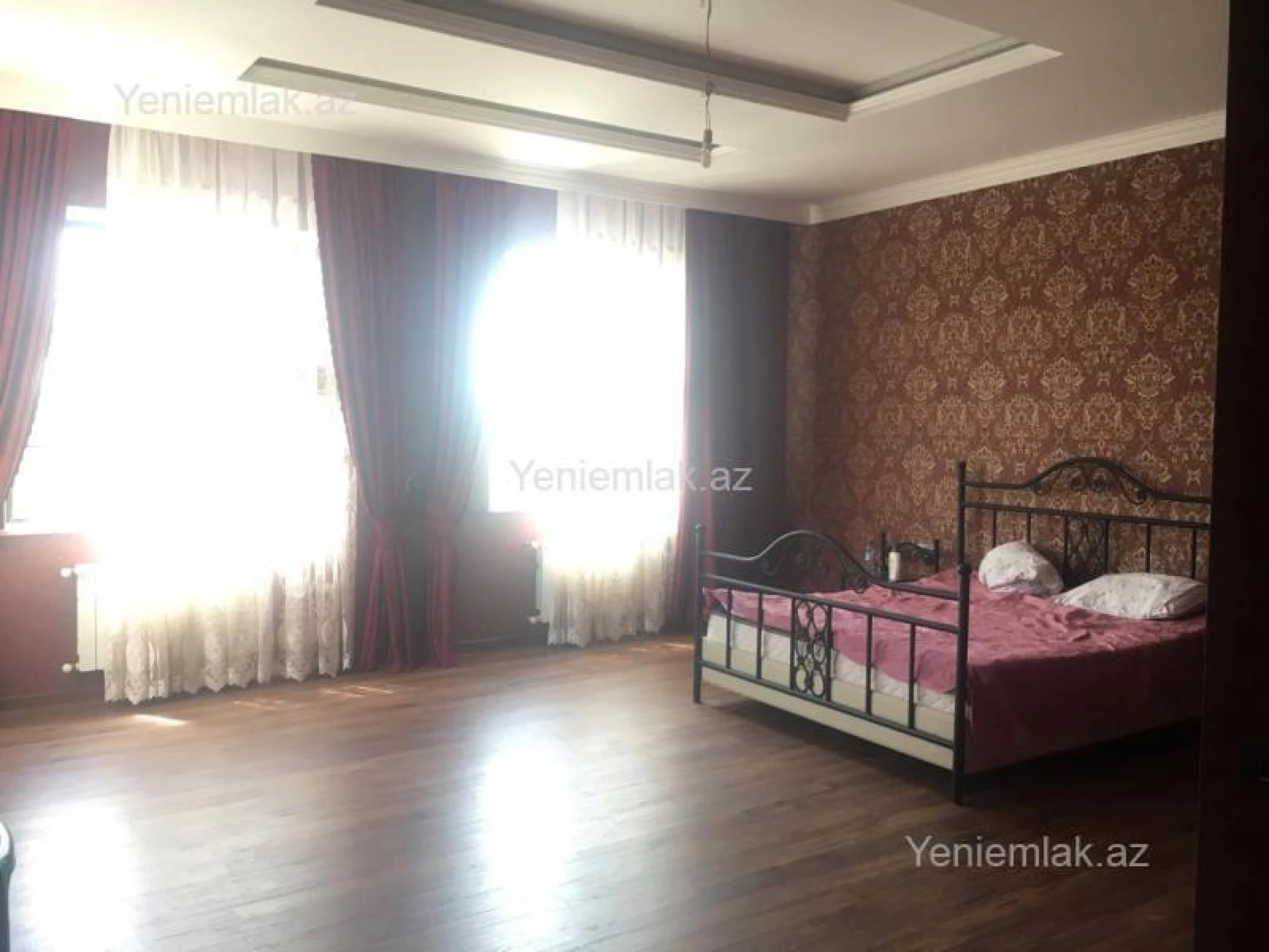 Satılır 8 otaqlı həyət evi 600 m²