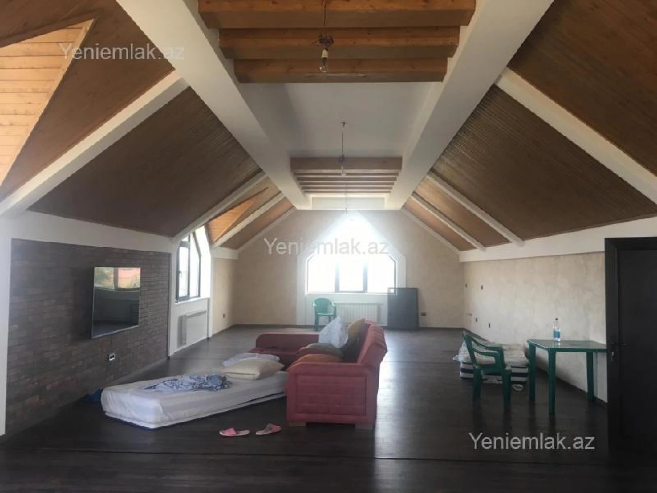 Satılır 8 otaqlı həyət evi 600 m²