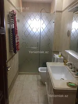 Satılır 8 otaqlı həyət evi 600 m²
