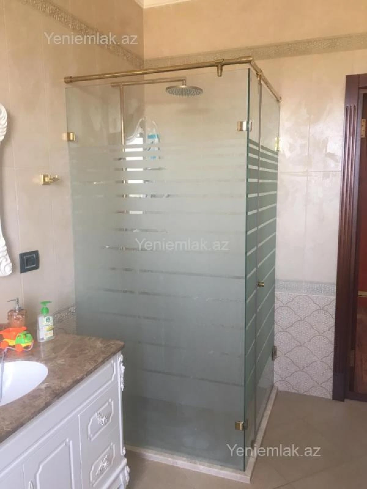 Satılır 8 otaqlı həyət evi 600 m²