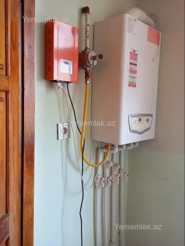 Satılır 1 otaqlı köhnə tikili 64 m²