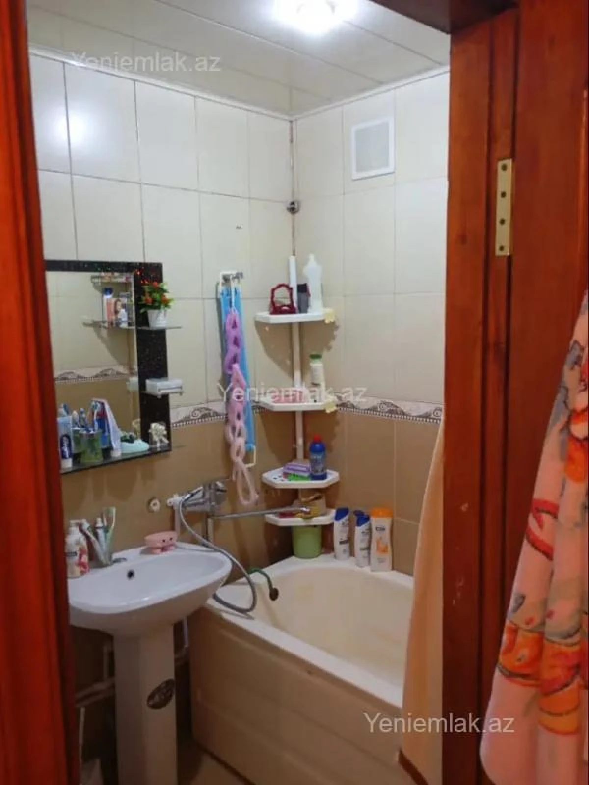 Satılır 1 otaqlı köhnə tikili 64 m²