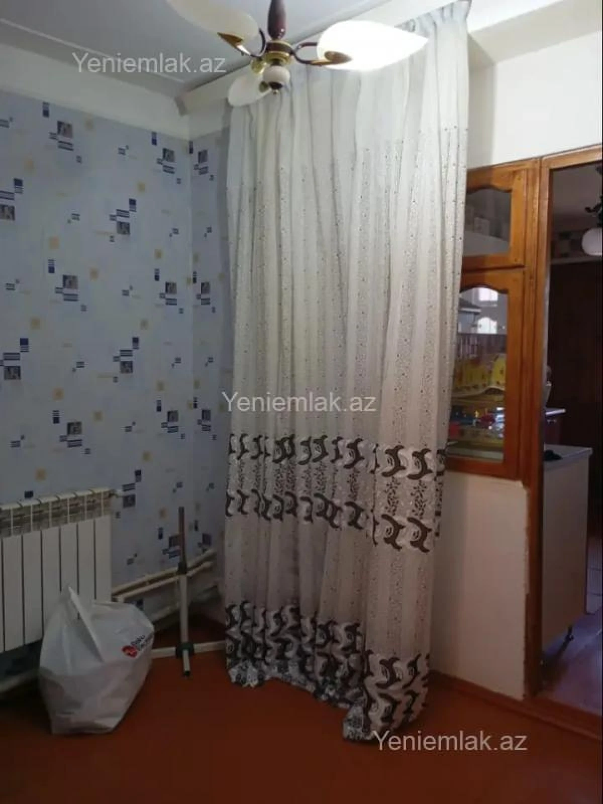Satılır 1 otaqlı köhnə tikili 64 m²